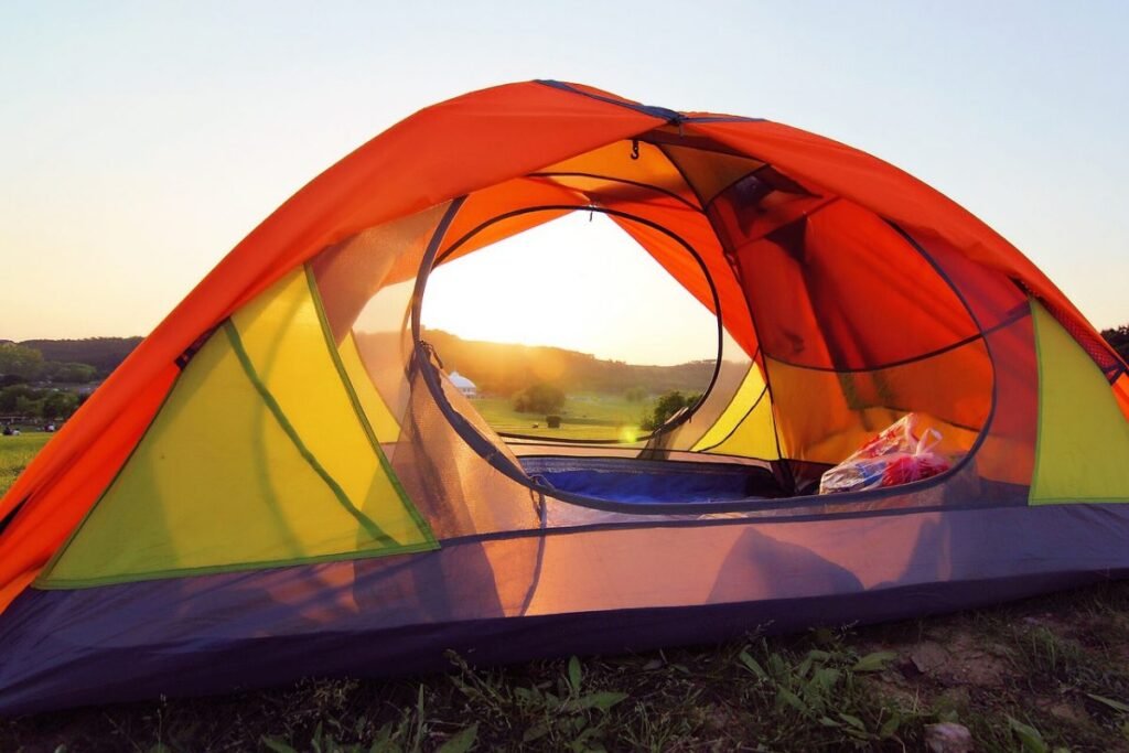 Carpa Iglú de 3 estaciones. Buena ventilación y doble acceso.